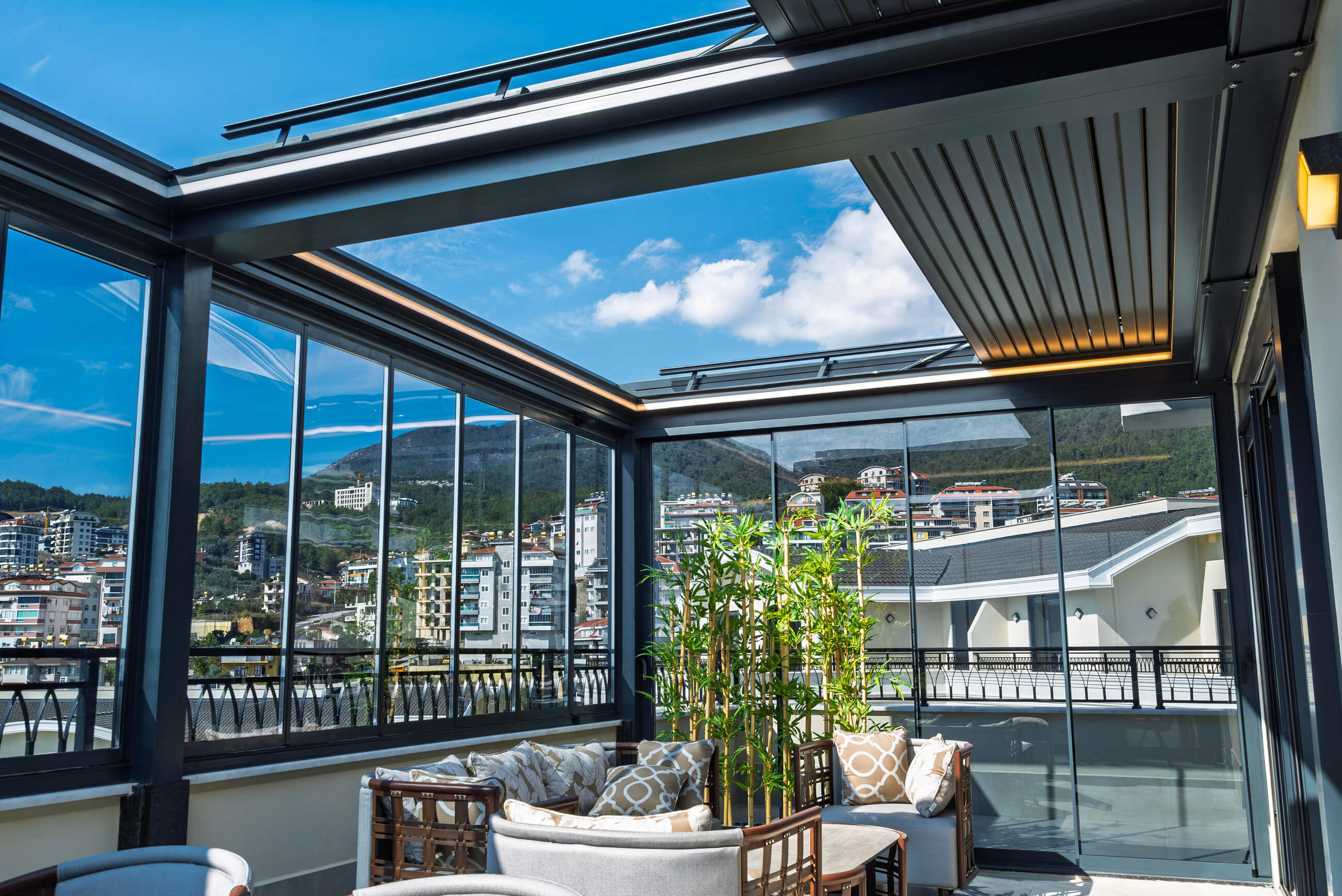 Uzunlar Cam bioklimatik pergola projesi - Ataşehir İstanbul